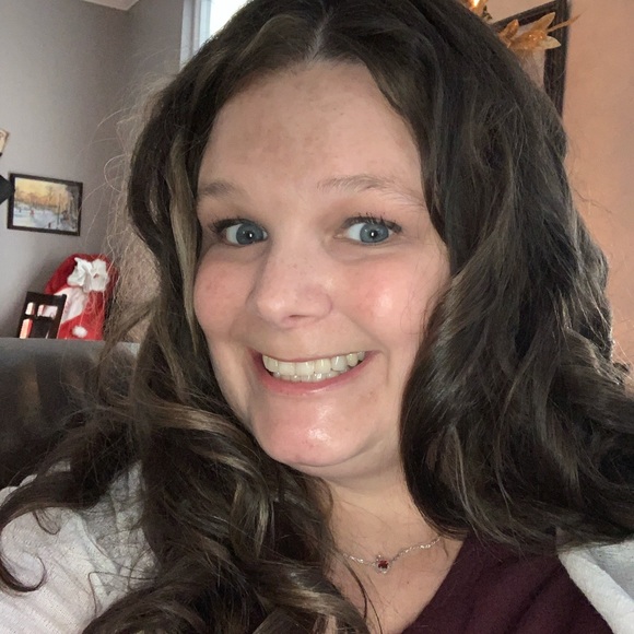 Meet your Posher, Ashley - Picture 2 of 7